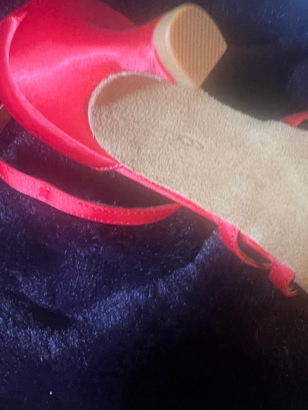 Red Ballroom/Salsa Dancing Shoes 👠
Brand New heels 7,5 Cm 3 Inches - Picture 9 of 9